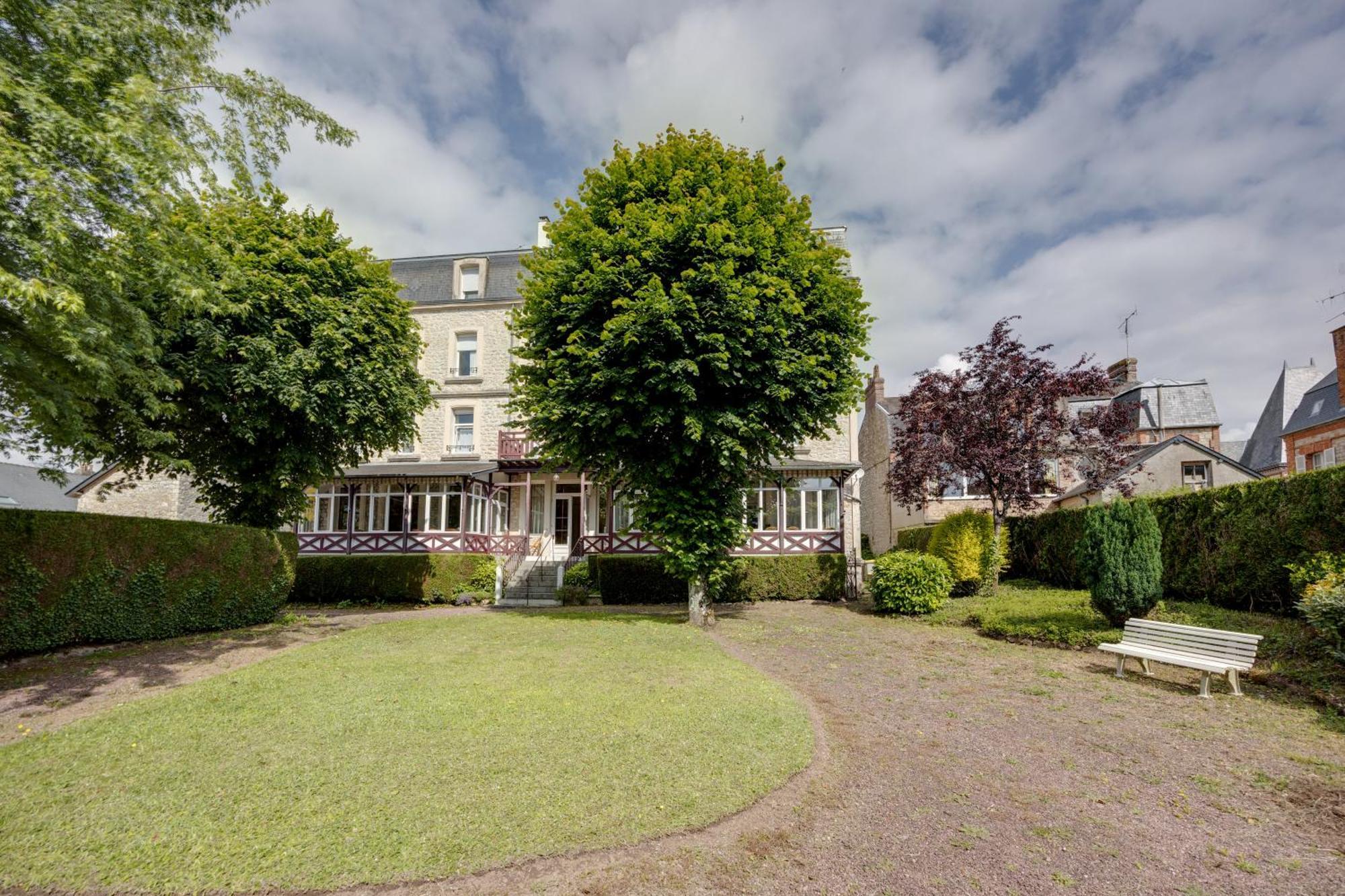 Brit Hotel Confort Bagnoles Normandie Bagnoles de l'Orne Normandie Exterior photo